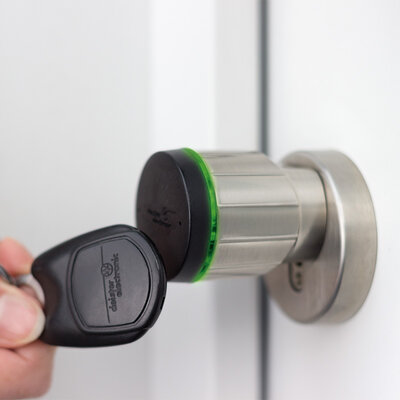 application photo digital cylinder transponder Transponder is held on digital cylinder