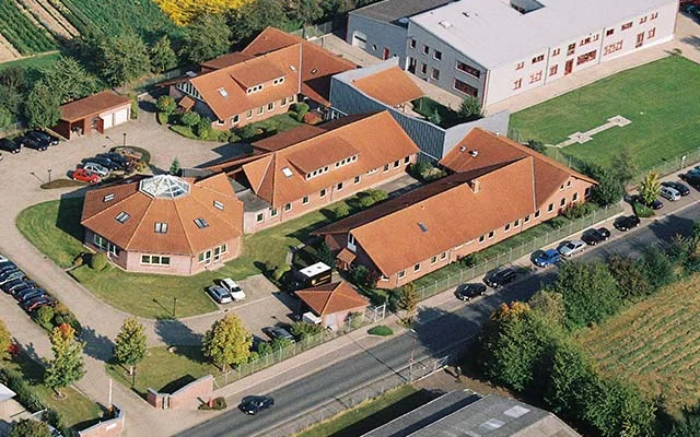 1993 Headquarter deister electronic Hauptgebäude von oben