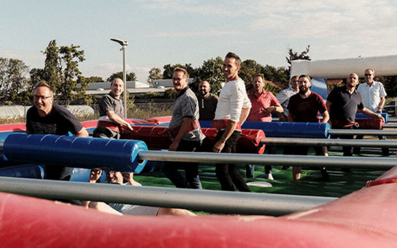 Teambuilding Employees play soccer