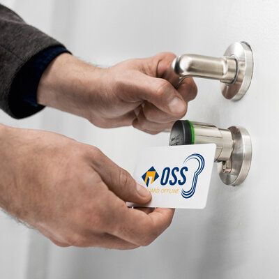 OSS standard access control OSS Card is held against digital cylinder