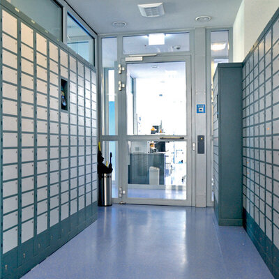 Wertsachen Verwaltung in der JVA Raum mit vielen Fachanlagen